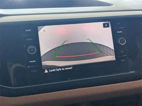 Used 2022 Volkswagen Taos SE image 22