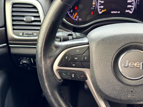 Used 2018 Jeep Grand Cherokee Limited image 24