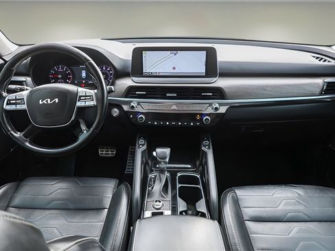 Used 2022 Kia Telluride SX w/ SX Prestige Package image 9