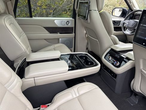 Used 2019 Lincoln Navigator L Reserve w/ Cargo Package image 21