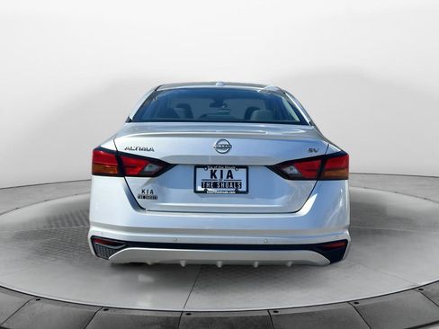 Used 2024 Nissan Altima 2.5 SV FWD image 4