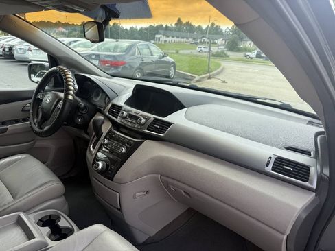 Used 2011 Honda Odyssey Touring image 19
