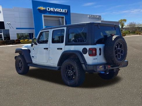 Used 2024 Jeep Wrangler Unlimited AWD/4WD image 25