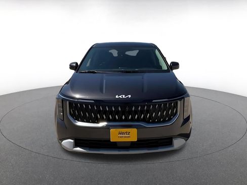 Used 2026 Kia Carnival FWD image 4