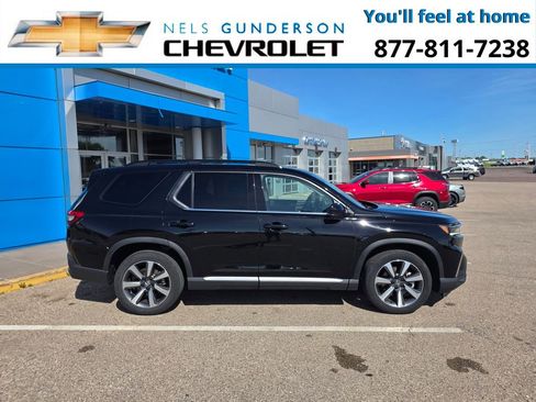 Used 2025 Honda Pilot Elite image 8