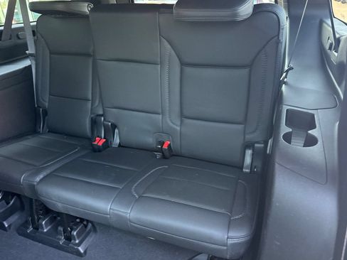 Used 2024 GMC Yukon XL Denali AWD/4WD image 15