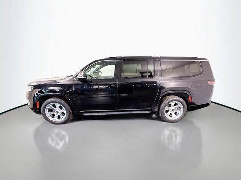 Used 2024 Jeep Wagoneer L Series II RWD image 6