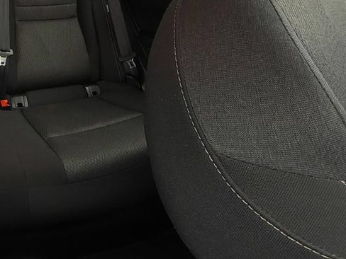 Used 2025 Nissan Rogue SV FWD image 14