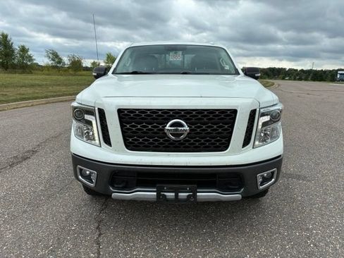 Used 2017 Nissan Titan PRO-4X AWD/4WD image 2