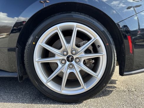 Used 2024 Ford Mustang GT Premium image 19