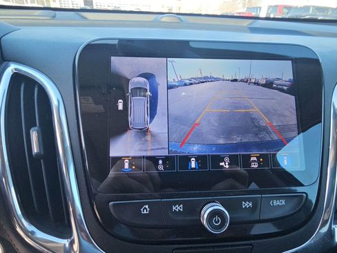 Used 2023 Chevrolet Equinox Premier image 17