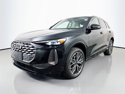 New 2025 Audi Q5 Premium Plus image 3