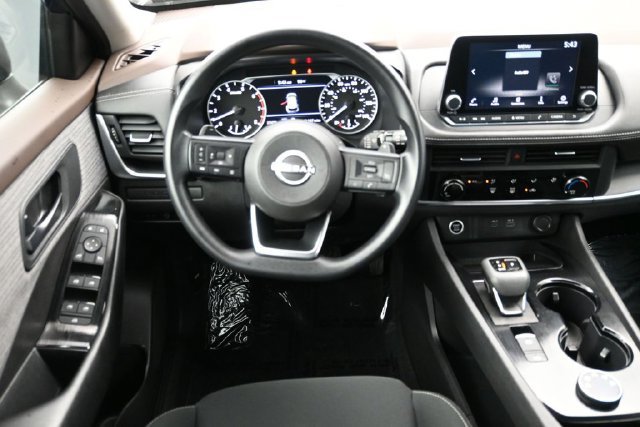 Used 2023 Nissan Rogue S AWD/4WD image 9