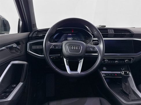 Used 2020 Audi Q3 2.0T Premium Plus image 24