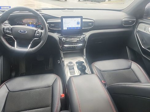 Used 2024 Ford Explorer ST-Line w/ Class IV Trailer Tow Package image 7