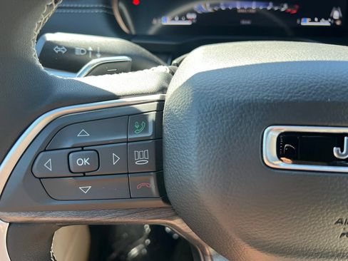 New 2026 Jeep Grand Cherokee L Limited w/ Luxury Tech Group II AWD/4WD image 25