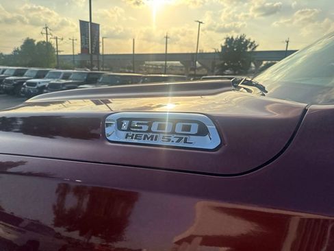 Used 2019 RAM 1500 Limited w/ Body Color Bumper Group AWD/4WD image 38