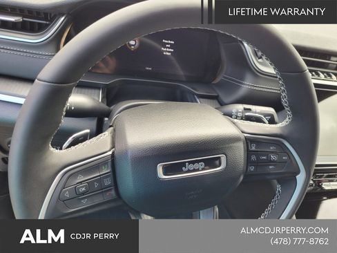 New 2025 Jeep Grand Cherokee Laredo image 19