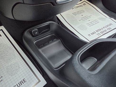 New 2026 Chrysler Pacifica Select FWD image 32
