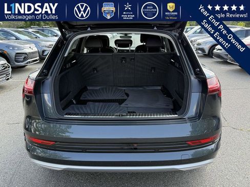 Used 2022 Audi e-tron Premium image 13