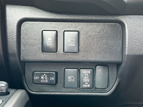 Used 2022 Toyota Tacoma TRD Off-Road w/ TRD Premium Off Road Package image 10