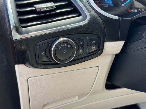 Used 2019 Ford Edge Titanium w/ Equipment Group 301A AWD/4WD image 14