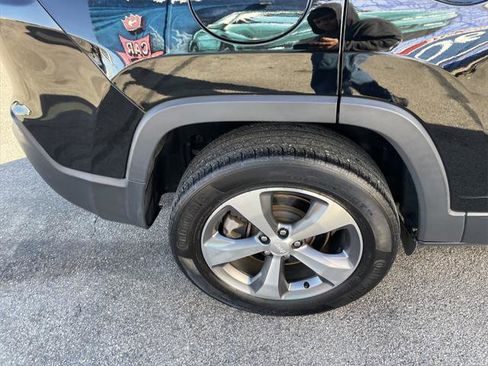 Certified 2022 Jeep Cherokee Limited image 12