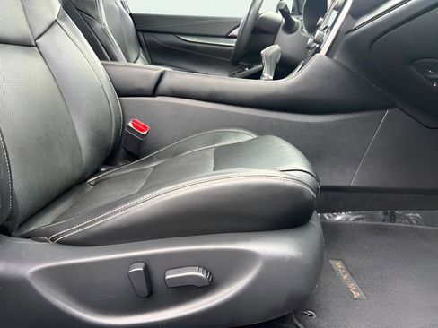 Used 2019 Nissan Maxima 3.5 SL w/ Floor Mat Group FWD image 32