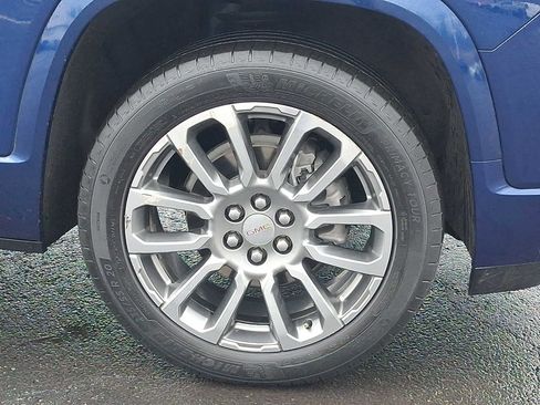 Used 2023 GMC Acadia Denali w/ Denali Technology Package image 8