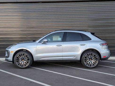 New 2026 Porsche Macan image 2