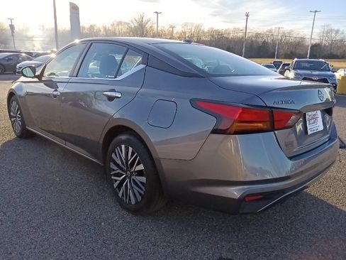 Used 2024 Nissan Altima 2.5 SV image 5