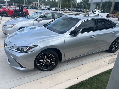 Used 2023 Lexus ES 350 w/ Premium Package FWD image 6