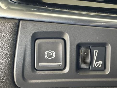Used 2021 Cadillac XT6 Premium Luxury FWD image 18