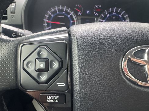 Used 2019 Toyota 4Runner TRD Off-Road Premium AWD/4WD image 13