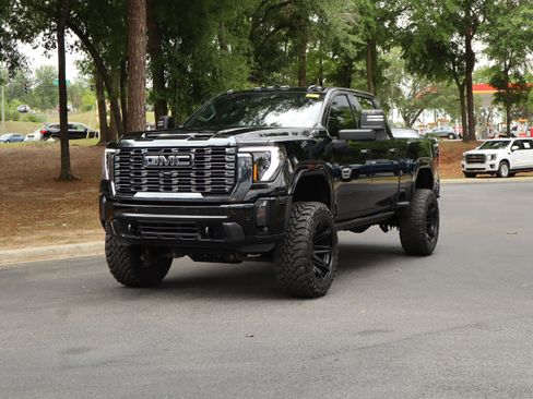 Used 2024 GMC Sierra 2500 Denali Ultimate AWD/4WD image 5