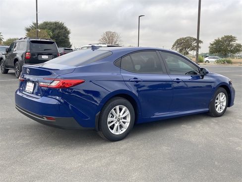 New 2026 Toyota Camry LE image 5