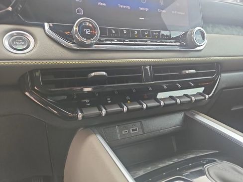 Used 2023 Chevrolet Colorado ZR2 image 10