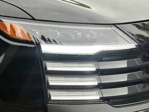 New 2026 Nissan Kicks SR image 28