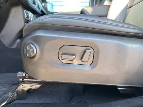 Used 2025 Jeep Gladiator Rubicon w/ Safety Group image 15