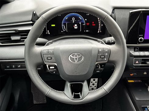New 2026 Toyota Camry SE image 14