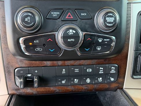 Used 2018 RAM 3500 Laramie Longhorn w/ Convenience Group AWD/4WD image 15