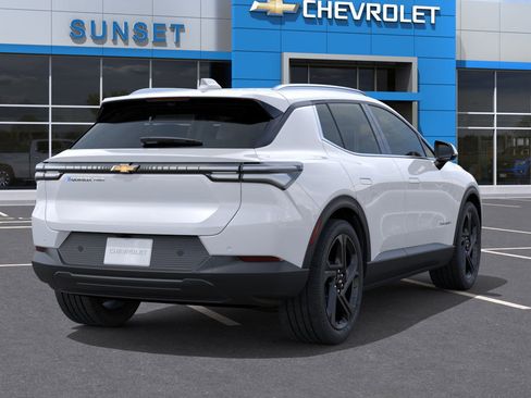 New 2026 Chevrolet Equinox EV LT image 4