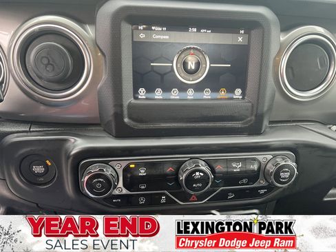 Used 2020 Jeep Wrangler Unlimited Sahara image 16