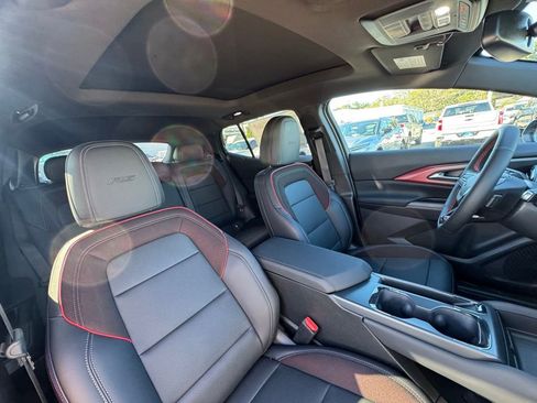 New 2026 Chevrolet Equinox EV RS image 17