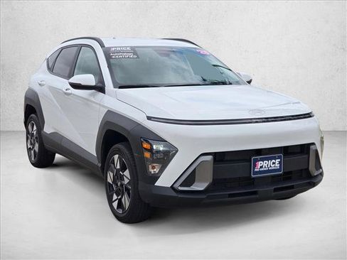 Used 2025 Hyundai Kona SEL AWD/4WD image 3