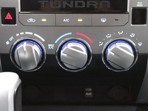 Used 2018 Toyota Tundra SR5 w/ SR5 Upgrade Package AWD/4WD image 24