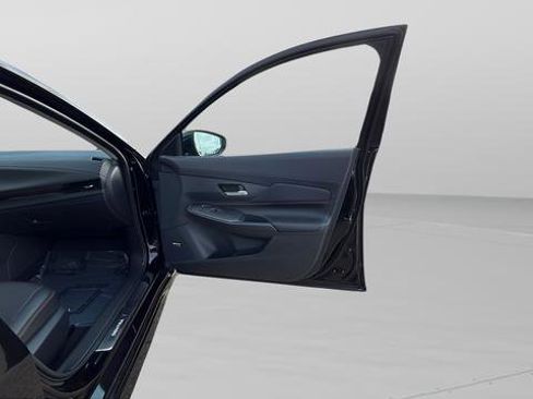 New 2026 Nissan Sentra SR w/ SR Premium Package FWD image 26