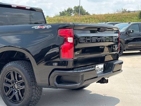 Used 2022 Chevrolet Silverado 1500 Custom w/ LPO, Dark Essentials Package AWD/4WD image 46