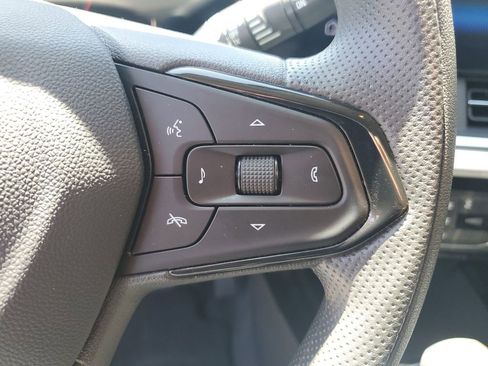 Used 2025 Chevrolet Trax LT image 30