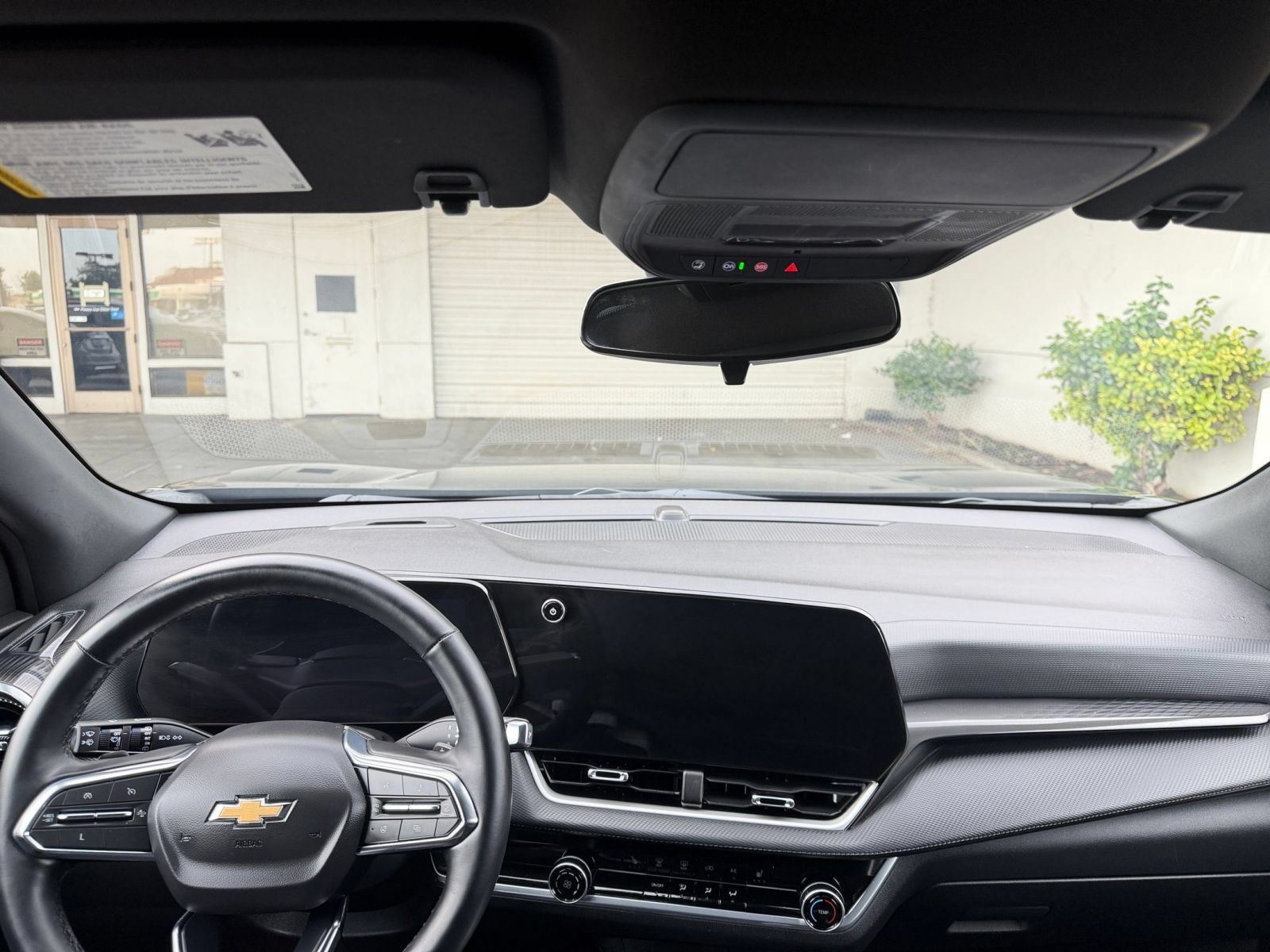 Used 2025 Chevrolet Equinox LT FWD image 33